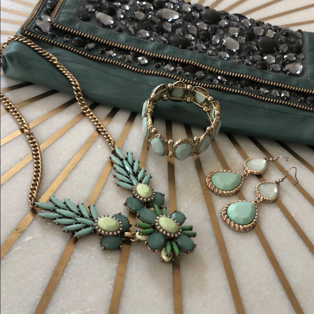 🔥HOST PICK🔥J.Crew Feather Statement Necklace